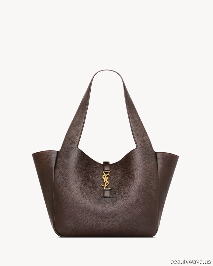 To create a chic, timeless capsule wardrobe in 2026, begin with these 7 essential pieces.