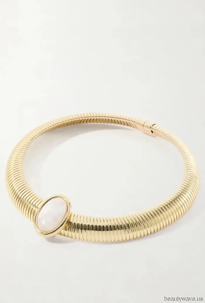 From Pendant Necklaces to Cocktail Watches, These Jewellery Trends Are Shaping Luxury in 2026.