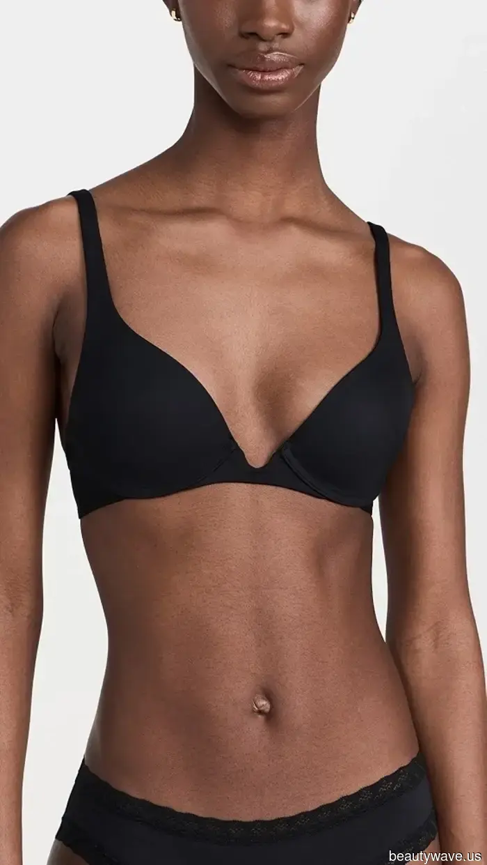 I wear a 34H, while my coworker is a 32B—we both tried the same one-size bra and have some opinions to share.