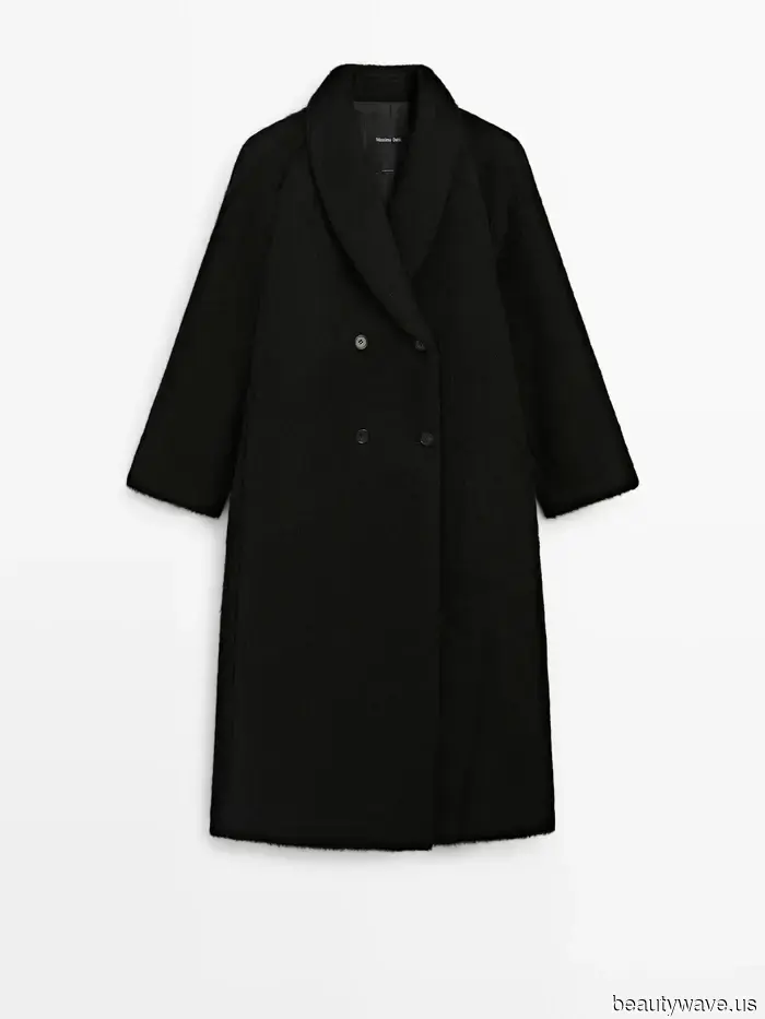 Here are all the Winter 2025 trends that Taylor and Gigi showcased in their stylish black coats in New York City.