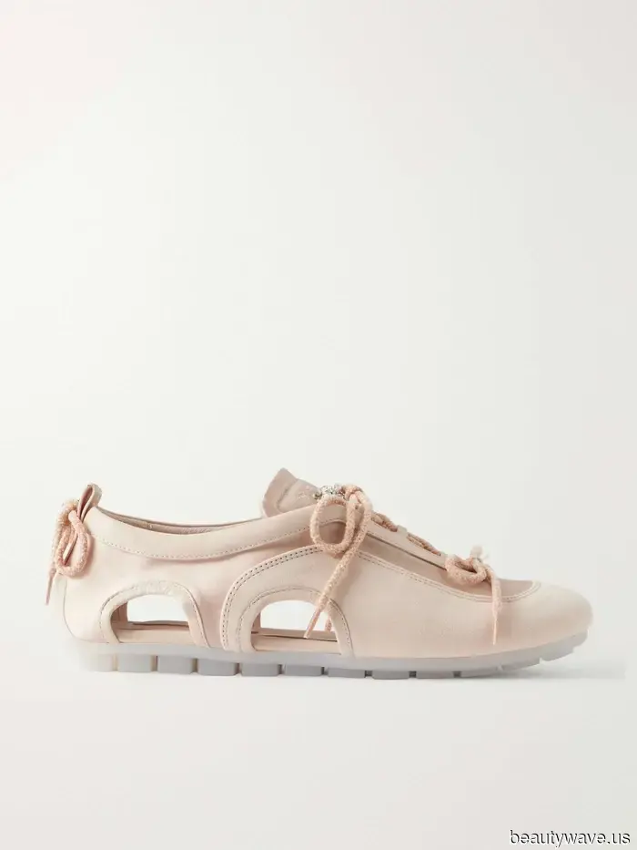 Everyone is aware that I have great taste in shoes—here are 7 summer trends that I wholeheartedly endorse.