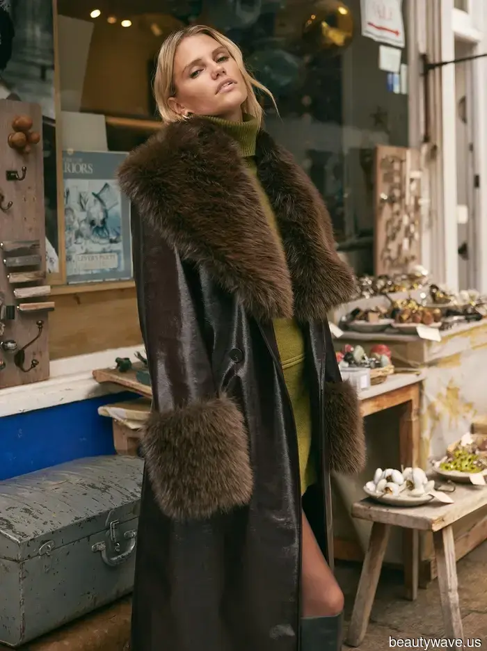 5 Ways Fashion Enthusiasts Are Transforming Leggings and a Jumper to Appear Less "Outdated" and More Trendy for 2026