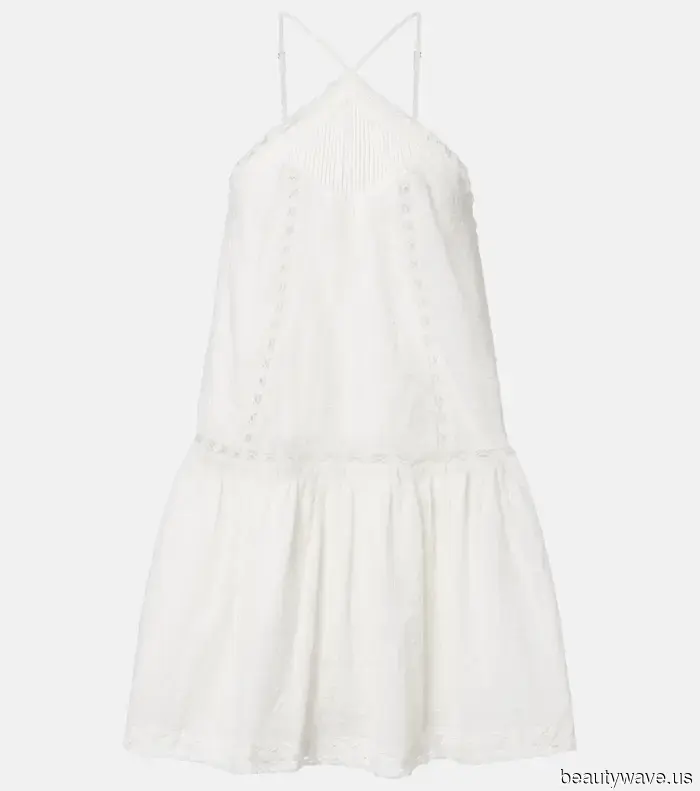 Chic jetsetters are off to Provence this summer—here are 7 classic outfits they're bringing in their luggage.