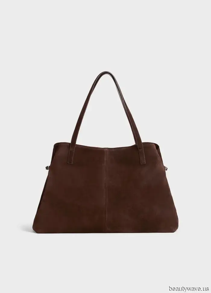 No one rocks jeans quite like stylish Parisians—here are 7 effortless outfits I’m looking to replicate from the French this fall.