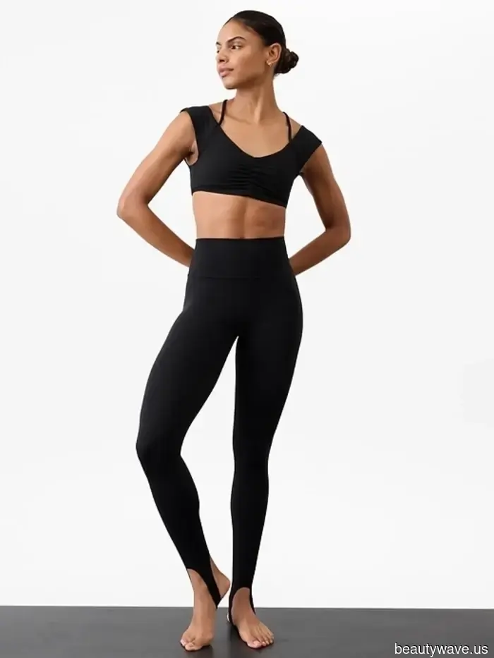 Kendall Jenner Has Just Figured Out the Ideal Way to Style Heels with Leggings in 2026.