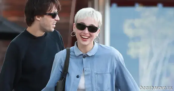 This Is the Sole Denim Jacket Trend That Fashion Experts Are Investing in for 2025.