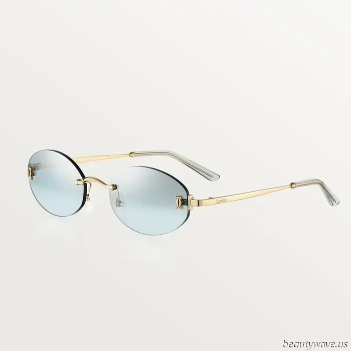 This straightforward accessory is incredibly wearable, functional, and stylish—indeed, the fashion set is loving it.