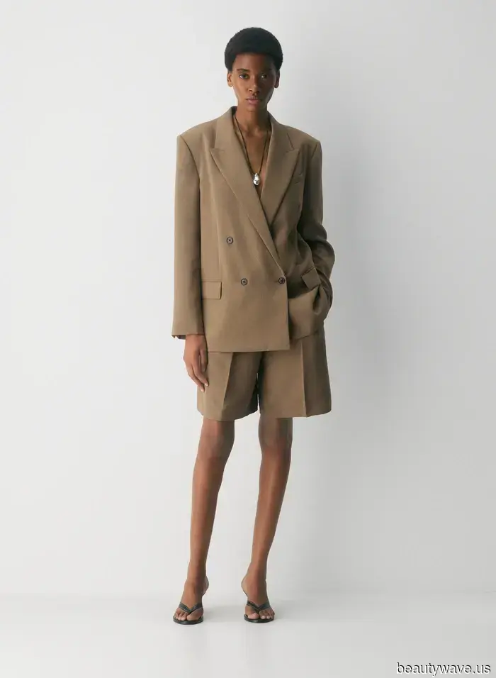 Neither Trousers nor Jeans: This Is the Stylish Way to Wear a Blazer in Spring 2026