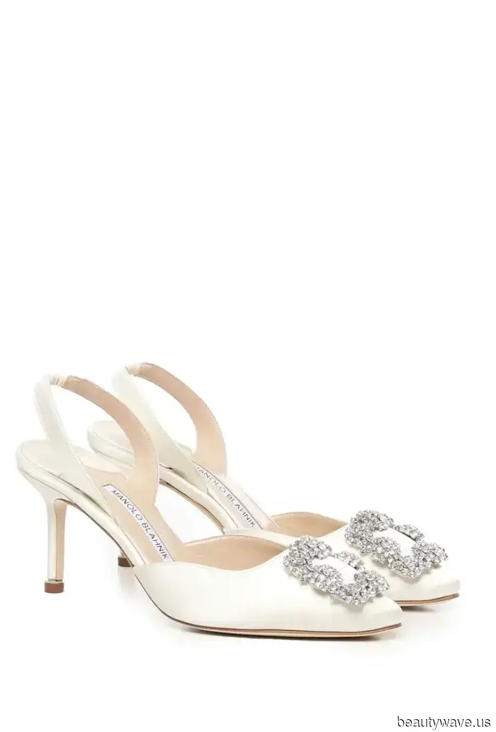 This stunning bride donned a Vera Wang gown and Manolo Blahnik shoes for her sophisticated, timeless countryside wedding.