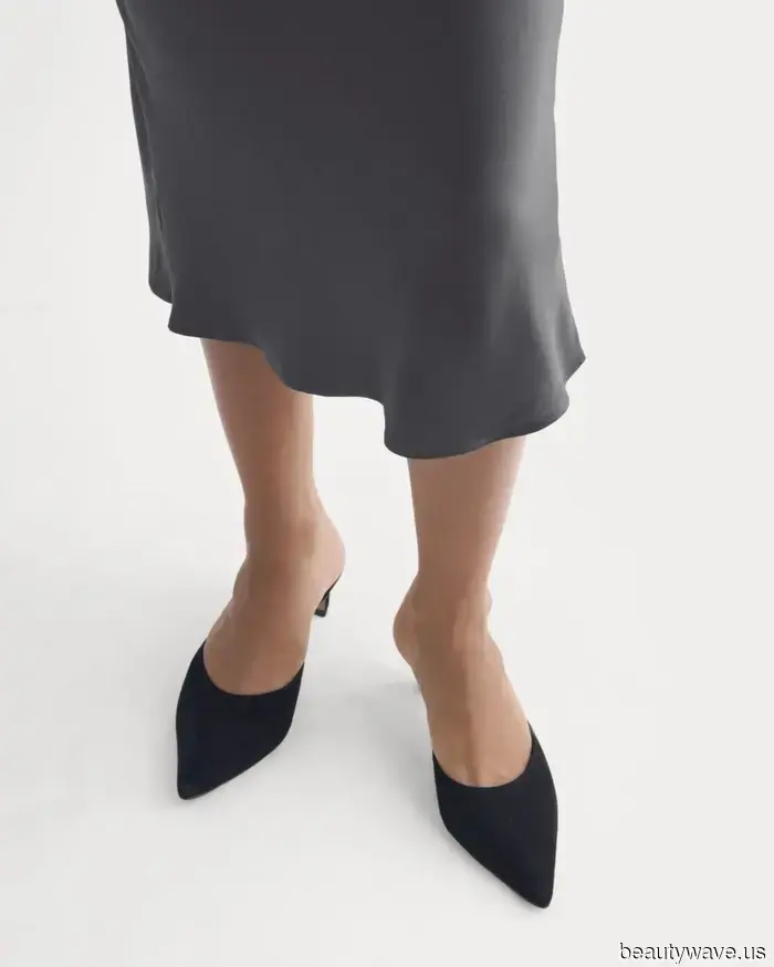 Every stylish woman is donning this "plain" yet sophisticated skirt—apologies to minis and maxis!