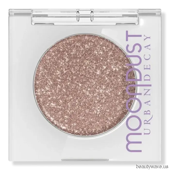 Merit&rsquo;s neue Creme-Lidschatten verleihen das unbeeindruckte &lsquo;90er-Supermodel-Feeling&mdash;ich könnte nicht besessener sein.