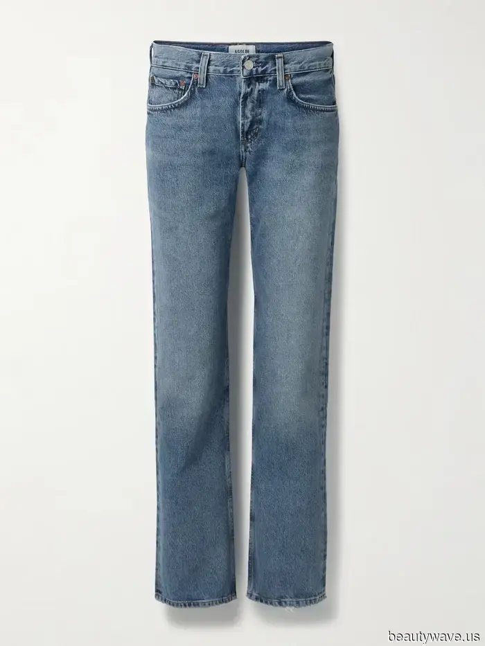 In Los Angeles and Paris, the most stylish dressers continue to return to this summer outfit of a blouse, jeans, and flat shoes.