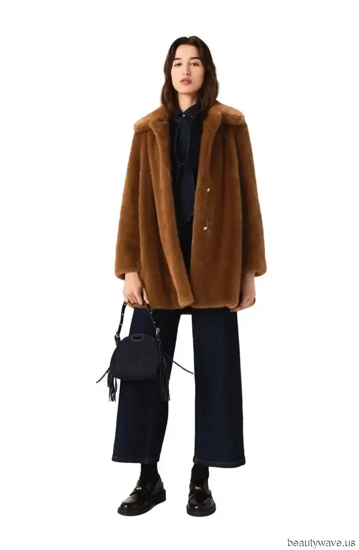 The Stylish Trend French Women Are Sporting With Their Jeans Through Spring