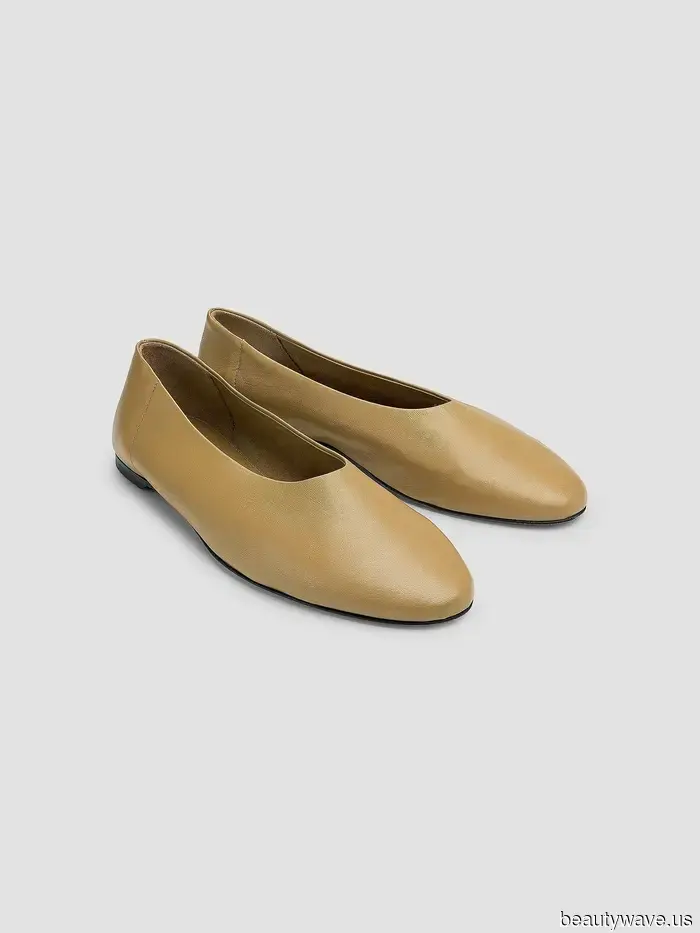 Skip the cropped jeans—opt to wear them with this shoe trend if you're worried about appearing outdated.