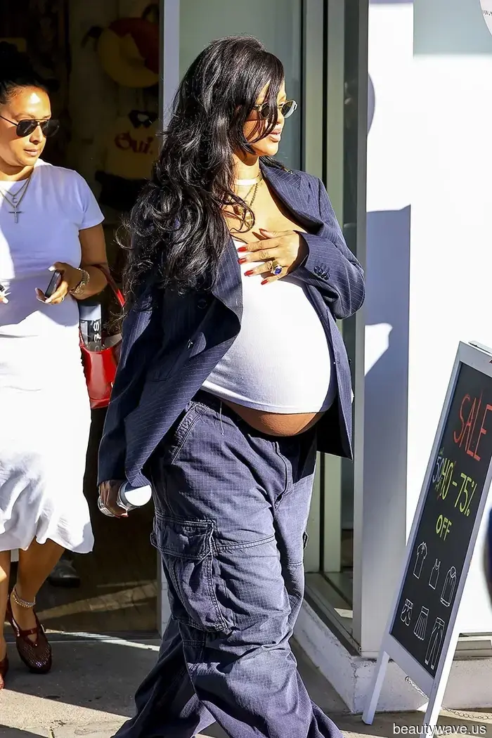 Don't overanalyze your next outfit—simply put on this basic piece to enhance your jeans.