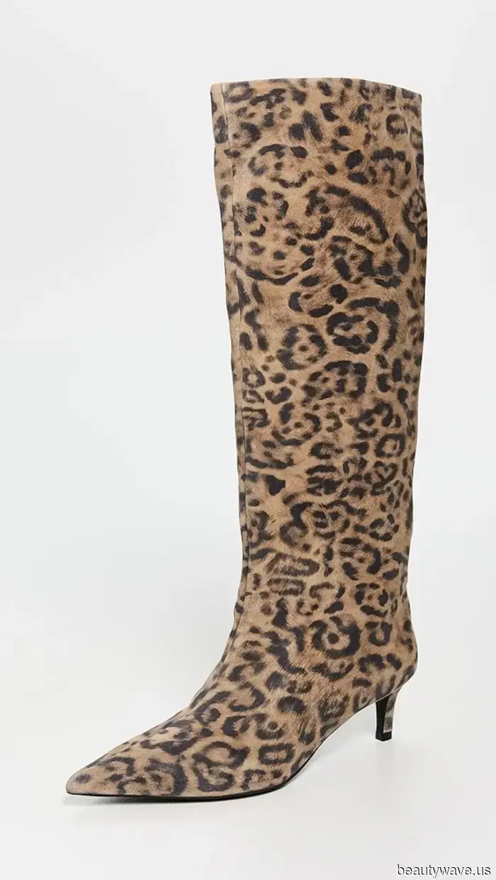 The Distinctive Style That Everyone Fashionable in NYC Will Adopt When Pairing Boots with Jeans This Fall