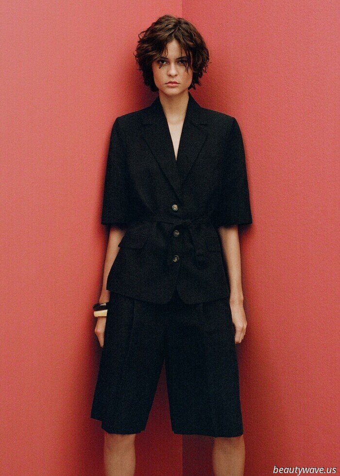 Tokyo summers can be extremely hot—5 essentials that all the stylish Japanese girls rely on.