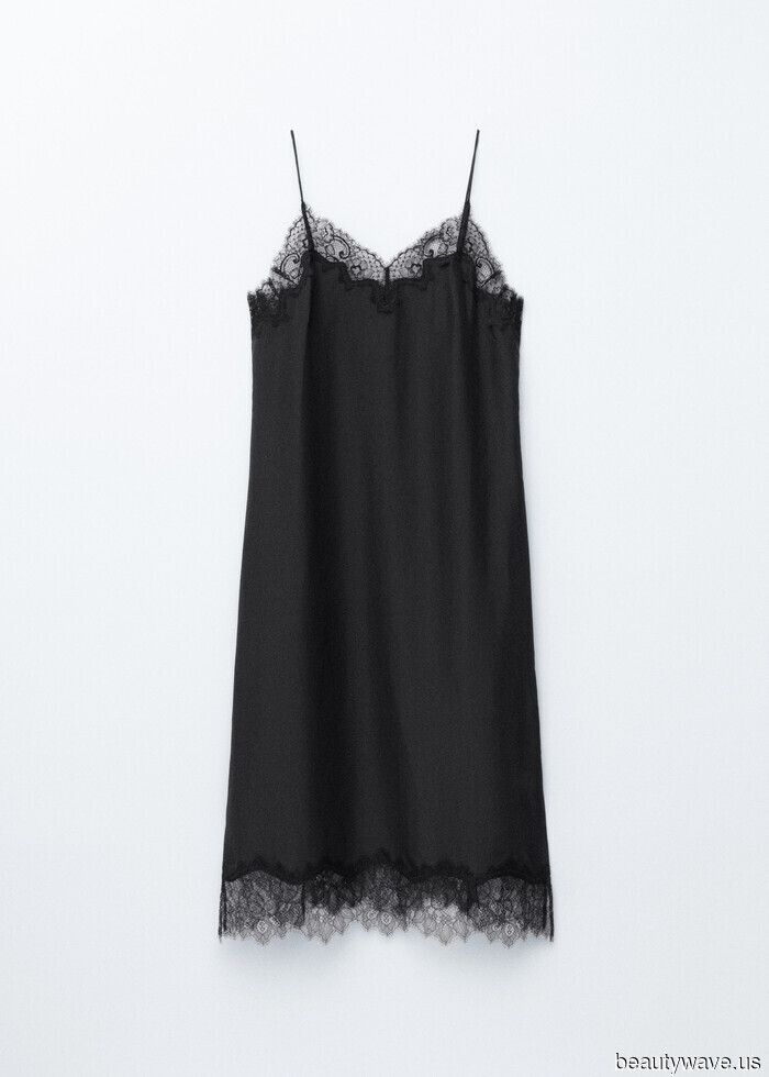 Apologies to my 40 deniers—this is the professional fashion way to wear black tights this winter.