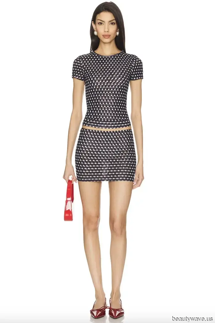 I'm Only Mentioning This Once: If You Don't Give This Trend a Shot Before Summer Wraps Up, You'll Regret It for the Whole Year.