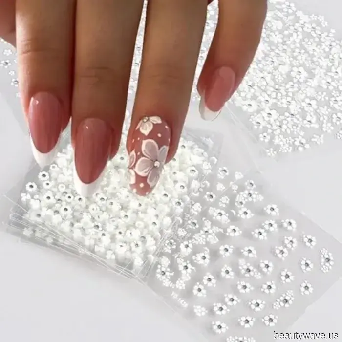 Alle Bräute und Nagelminimalisten aufgepasst: Laufeys Met Gala-Maniküre wird Ihr neuer Referenzpunkt sein.