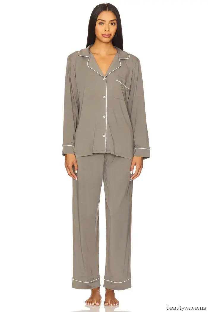 15 Essentials Every Fashionable Woman Understands to Refresh at the Start of the Year