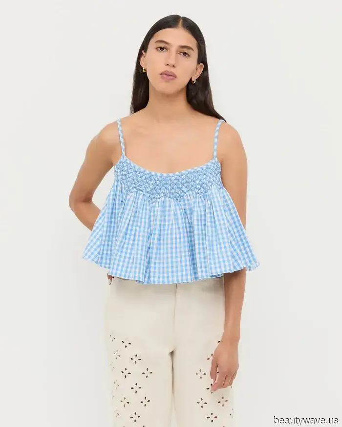 Soy una mamá fashion que trabaja en Nueva York&mdash;Estos son los tops elegantes que uso con jeans y pantalones.