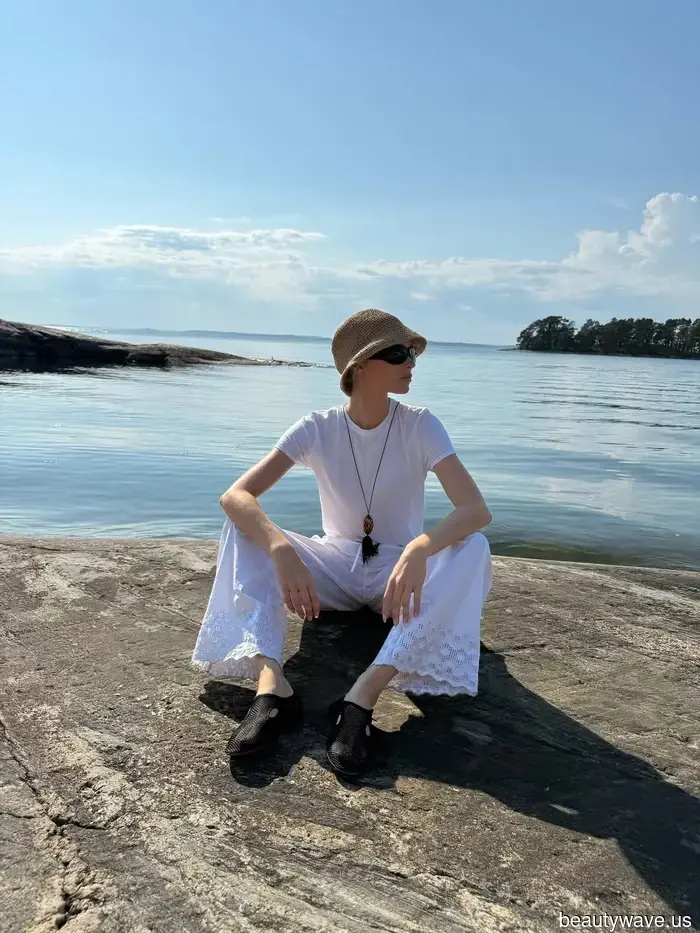 Deportivas, un poco feas y ya en Elsa Hosk: Han llegado las primeras bailarinas virales del otoño.