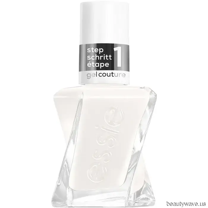 Nicht Chrome, Nicht Milky&mdash;"Marshmallow Nails" ist der elegante Maniküre-Trend, den man sich diesen Winter wünschen sollte.