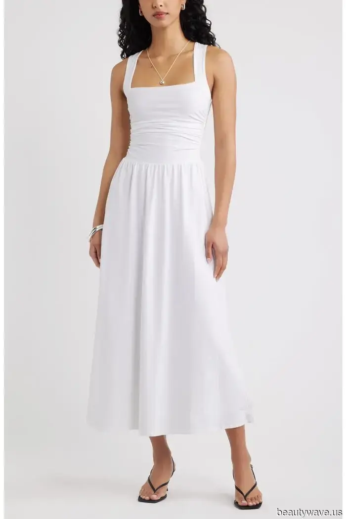Si quieres lucir rica en un vestido maxi a los 50, J.Lo acaba de usar la tendencia de zapatos que funciona cada vez.