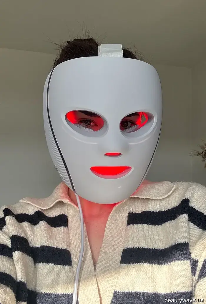 Das ist mit Sicherheit eine der besten LED-Masken, die es gibt, und ich habe sie gerade im Cyber Monday Sale gefunden.