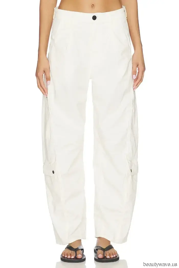 Not Jeans, Not Trousers—This Summer, NY It Girls Will Sport Flats With This Stylish Pant Trend.