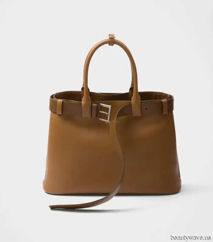 The hot trend that's quickly selling out everywhere is the trendiest option to pair with white jeans right now.