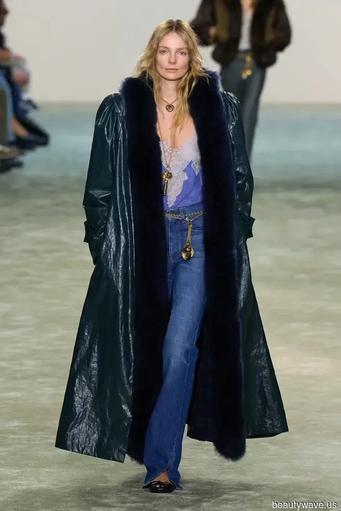 It Appears That Anyone With Excellent Style Is Already Sporting One of These 6 Fall Denim Trends.