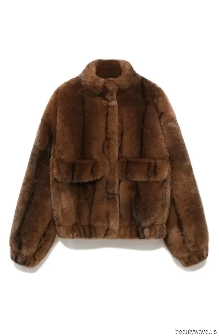 Cada mujer elegante debería tener este estilo de abrigo en su guardarropa de invierno.