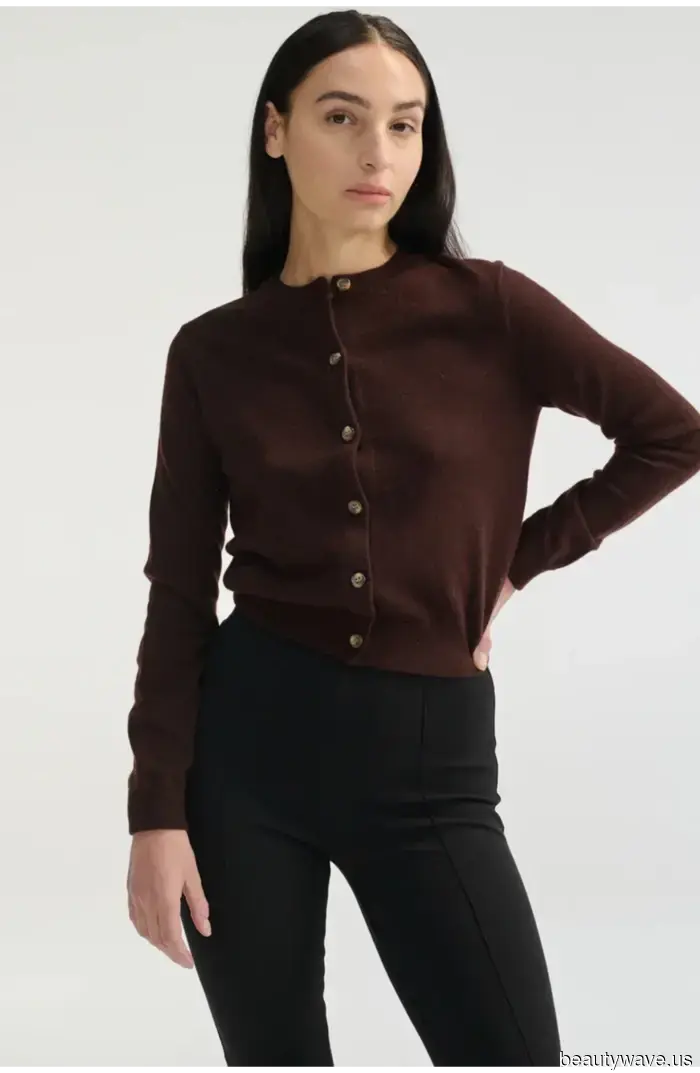 Wenn Sie so elegant wie möglich in Leggings und Pull-On-Hosen aussehen möchten, tragen Sie diesen Pullover-Trend.