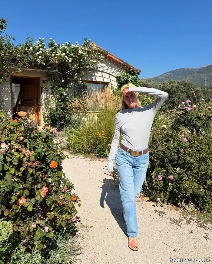 Styling Light-Wash Denim for Spring, as Suggested by Style Influencers