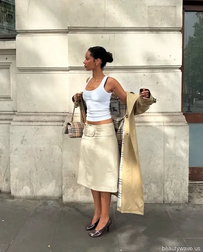 This basic summer piece enhances the elegance of any outfit significantly.