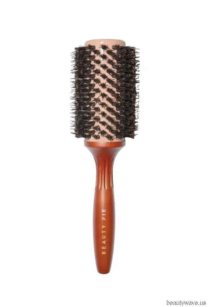 It's officially the season for bouncy blow-dries—here's how to achieve it at home.