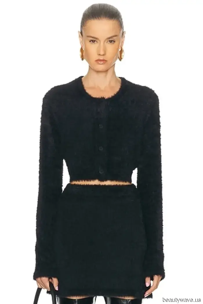 Emma Chamberlain ha appena indossato una tendenza controversa per ottobre e non preoccuparti—il mondo continua a girare