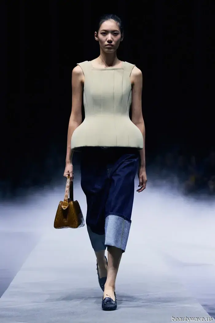 Khaite Demonstrates How to Achieve the Look of the Perfectly Sophisticated Cool Girl.