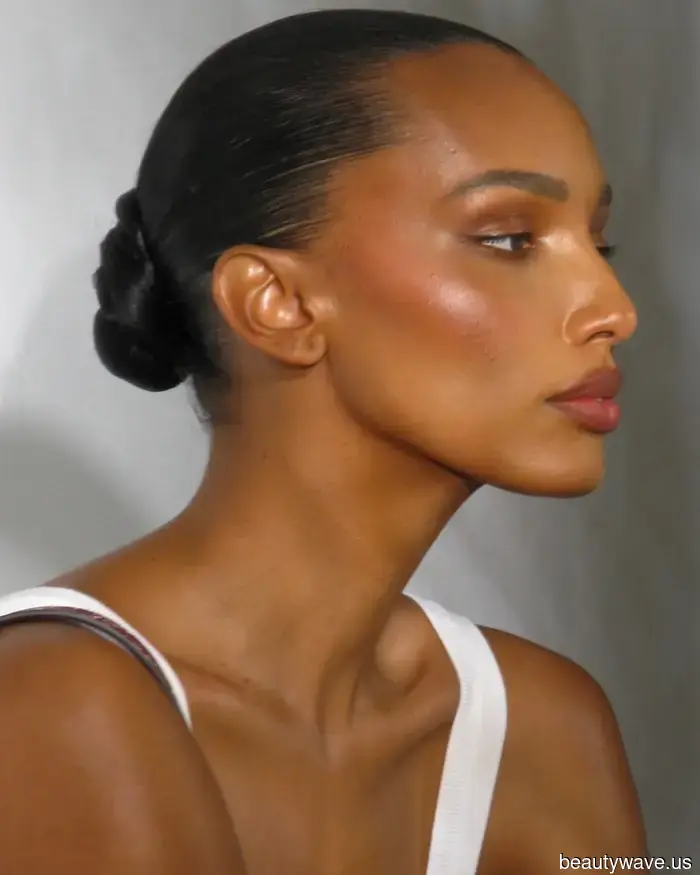 Make-up-Artists sagen mir, dass dieses Produkt eine göttliche Haut wie kein anderes liefert, und ich stimme zu.