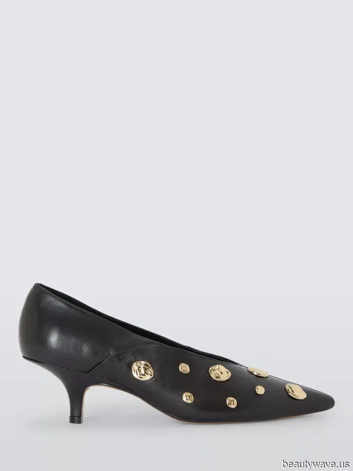 Fashion enthusiasts are all sporting "sarouel" trousers—here are the shoes that complement them best.