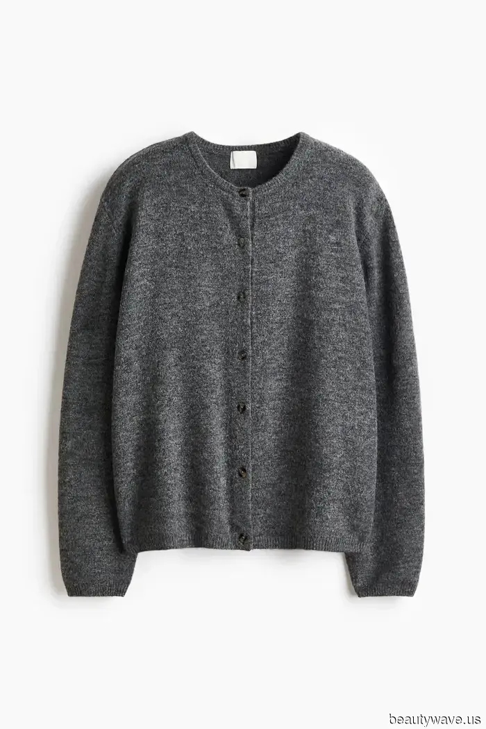 Il segreto è svelato: Demi Moore ha indossato l'unica tendenza di colore che rende il grigio emozionante.