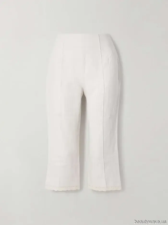 If you plan to wear capri leggings in 2026, style them like this, this, and this.