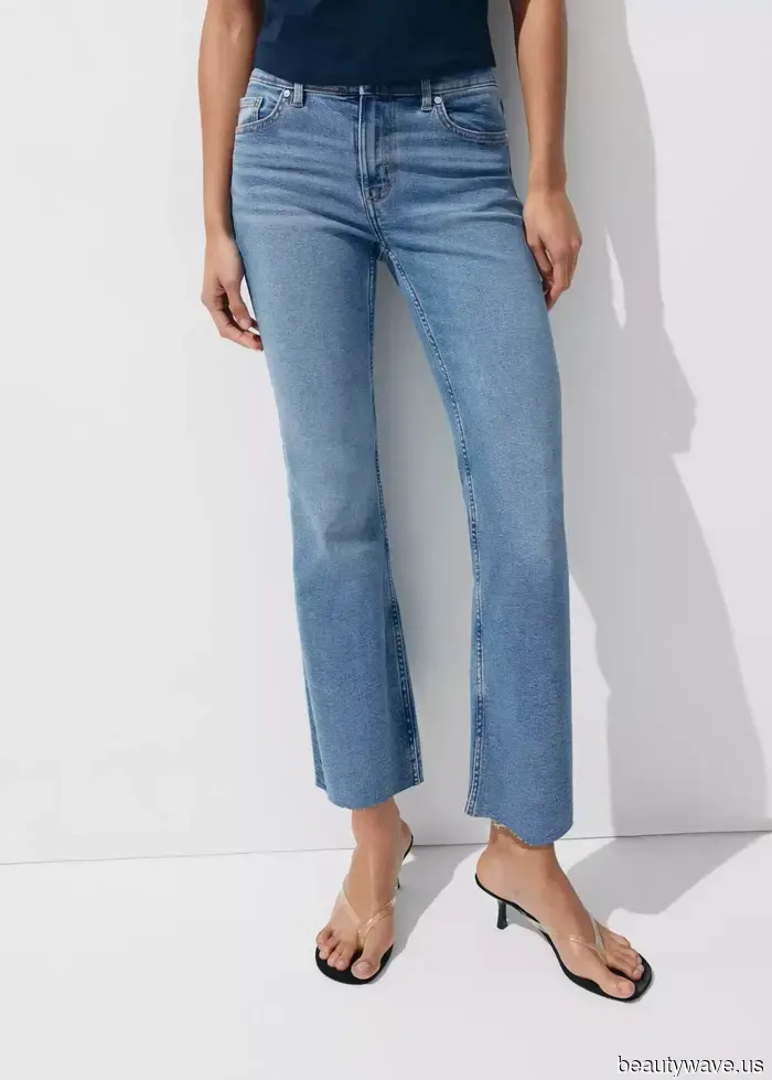 Cropped flared jeans are in style—this sophisticated shoe trend enhances their chic appeal.