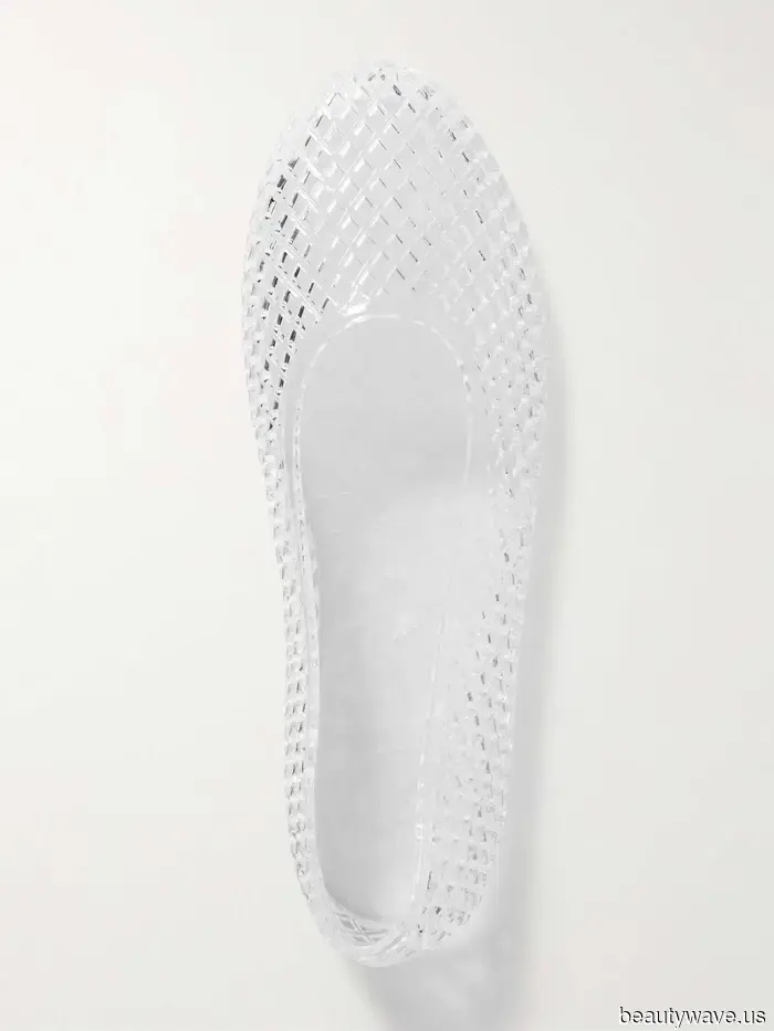 Questa scarpa divisiva degli anni '90 è l'unica tendenza su cui Millennials e Gen Z possono concordare