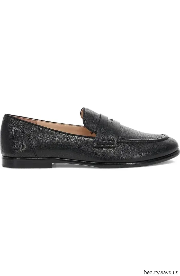 The '90s Footwear Styles That Trendy European Girls Are Pairing With Jeans