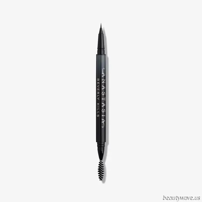 La gente pensa che abbia speso 600 dollari per un appuntamento di microblading, ma in realtà è solo questa penna marrone da 26 dollari.