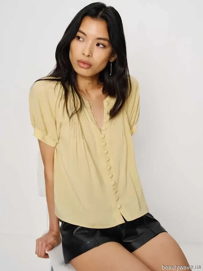 To achieve a classy and affluent look this season, this is the color combination you ought to choose.