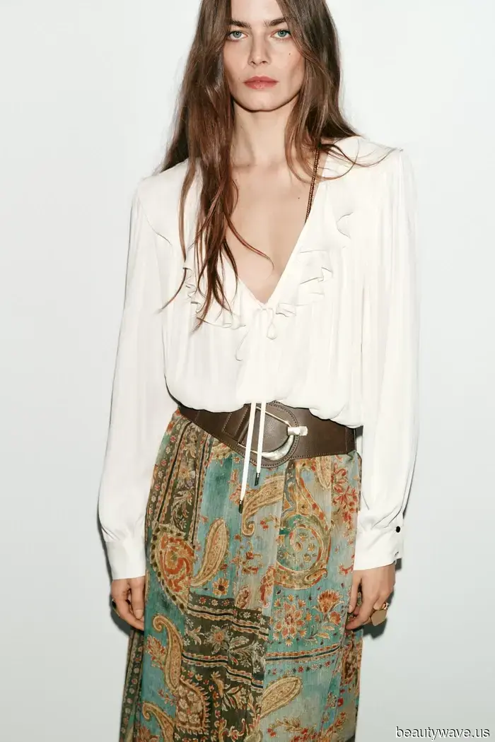 Zara has just confirmed it: These 5 blouse trends elevate the elegance of jeans, skirts, and linen trousers.